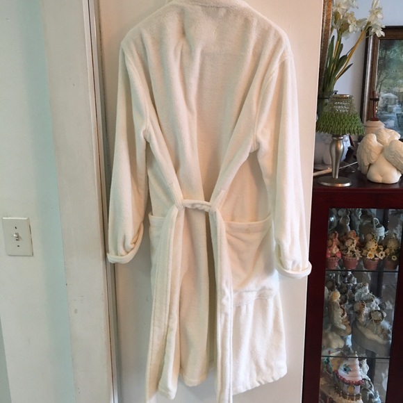 Burburry London Robe - Picture 2 of 6